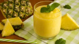 Suco de abacaxi ajuda no alívio da ressaca