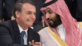 O ex-presidente Jair Bolsonaro (PL) ao lado do príncipe da Arábia Saudita, Mohammed bin Salman