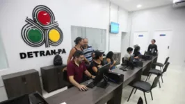 Alguns serviços do Detran só devem ser normalizados na segunda-feira (6).