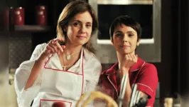 Carminha e Nina, personagens interpretadas respectivamente por Adriana Esteves e Débora Falabella
