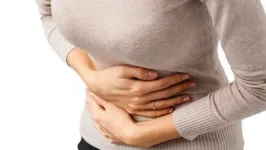 Especialista explica os alimentos que ajudam no tratamento da endometriose.