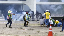 Os atos golpistas resultaram na destruição da sede dos Três Poderes, em Brasília, na tarde de 8 de janeiro de 2023