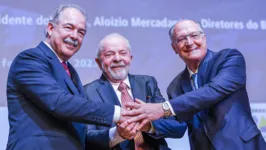 Mercadante, Lula e Alckmin durante posse no BNDES