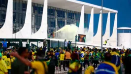 O Palácio do Planalto foi invadido por extremistas.