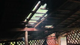 Descarga elétrica atingiu teto da casa e deixou morador ferido