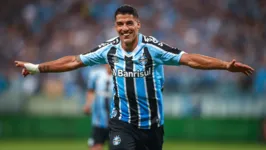 Suárez comemora um dos 3 gols marcados no jogo Grêmio 4 x 1 São Luiz, válido pela Recopa Gaúcha, em 17 de janeiro deste ano.