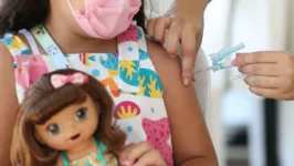 Os lotes da CoronaVac foram produzidos pelo Instituto Butantan.