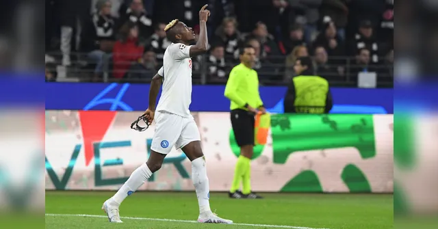 Imagem ilustrativa da notícia Napoli vence fora e encaminha vaga nas quartas