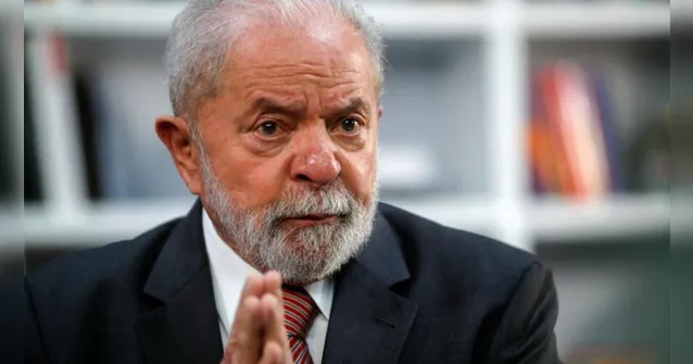 Imagem ilustrativa da notícia Lula reúne com ministros pra definir tributação na gasolina