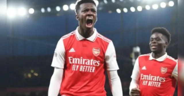 Imagem ilustrativa da notícia Arsenal bate o Manchester United de virada e segue líder 