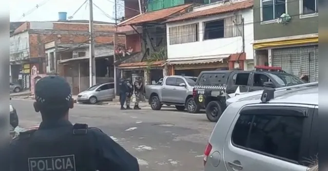 Imagem ilustrativa da notícia Vídeo: assaltante faz refém em padaria no Jurunas