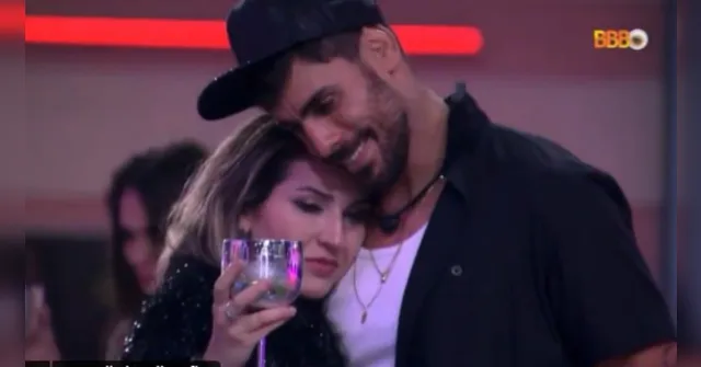 Imagem ilustrativa da notícia BBB23: Marcos Mion torce por romance entre Amanda e Sapato