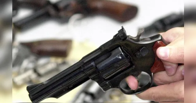 Imagem ilustrativa da notícia Recadastramento presencial de armas começa nesta segunda