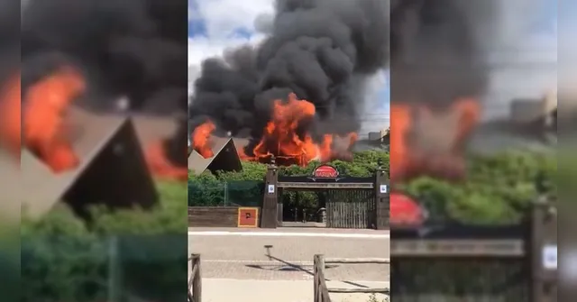 Imagem ilustrativa da notícia Incêndio de grandes proporções atinge casa noturna em SC
