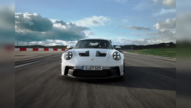 Imagem ilustrativa da notícia Novo Porsche 911 GT3 RS não esconde suas intenções