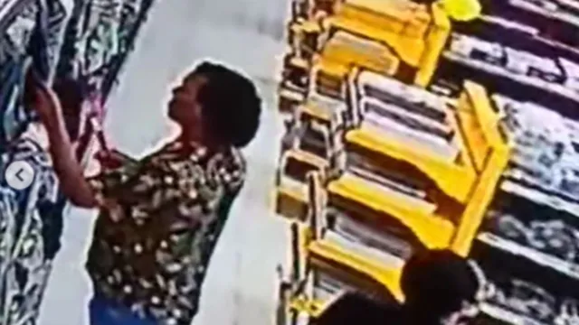 Imagem ilustrativa da notícia Vídeo: ladrões são flagrados "limpando" papelaria em Belém
