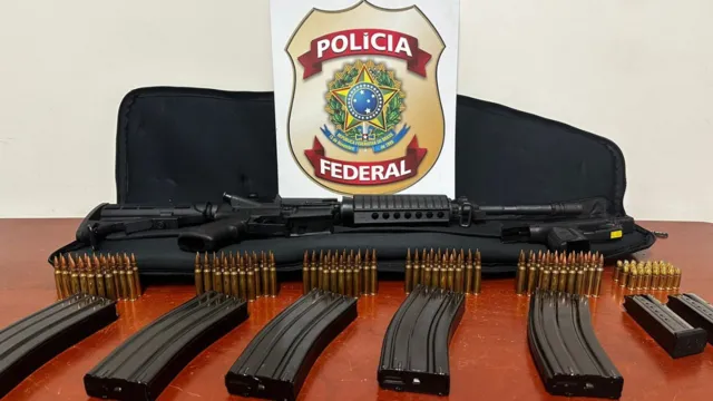 Imagem ilustrativa da notícia Colecionador é preso por transportar fuzil e pistola no Pará