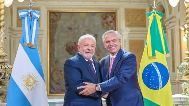 Imagem ilustrativa da notícia Brasil e Argentina estudam criar moeda única; entenda