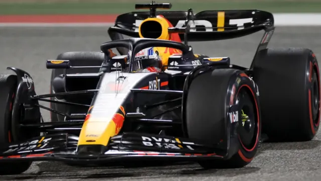 Imagem ilustrativa da notícia Verstappen vence com dobradinha da RBR; Alonso é terceiro