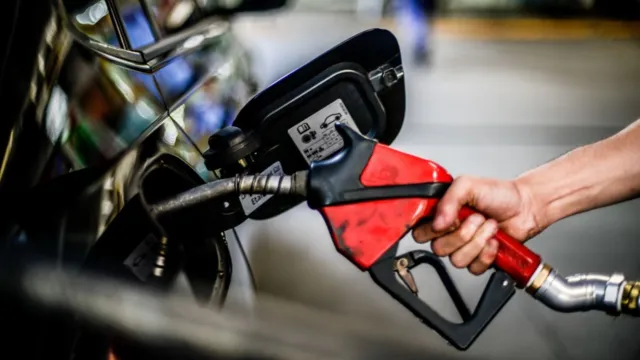 Imagem ilustrativa da notícia Gasolina aumentou mais de 6% na última semana, aponta ANP