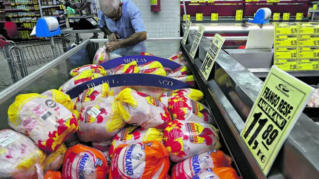 Imagem ilustrativa da notícia Preço do quilo do frango teve aumento de quase 15%