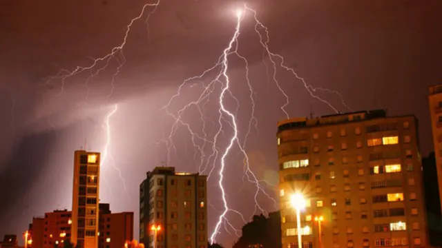 Imagem ilustrativa da notícia Aumento de chuvas exige cuidados contra choques elétricos