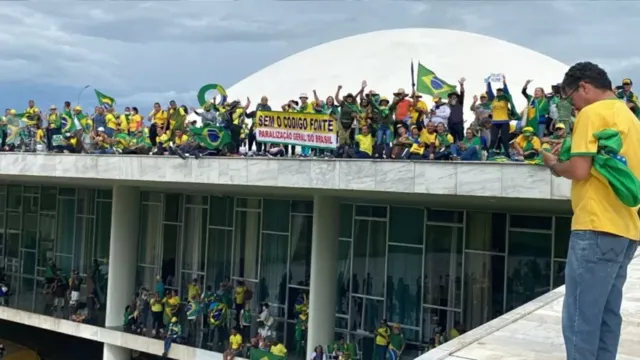 Imagem ilustrativa da notícia Terroristas do Congresso Nacional? saiba como denunciá-los