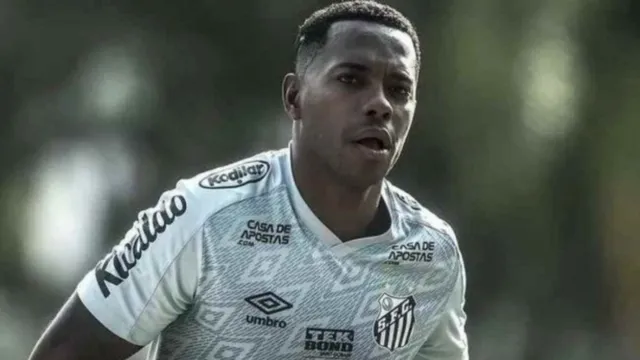 Imagem ilustrativa da notícia Santos: condenado por estupro, Robinho pode voltar a jogar