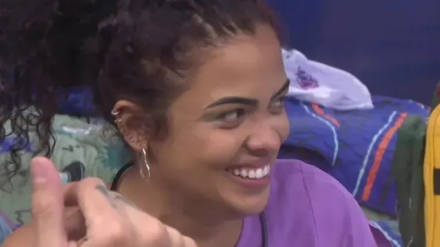 Imagem ilustrativa da notícia BBB23: Paula beija "Cara de Sapato" e diz: "a bucet* pisca"