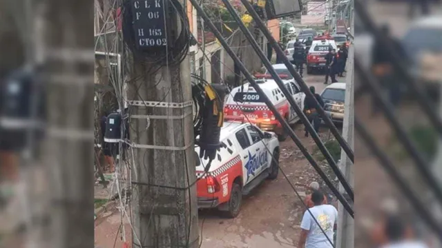 Imagem ilustrativa da notícia Quarteto rouba carro, assalta e faz motorista refém em Belém