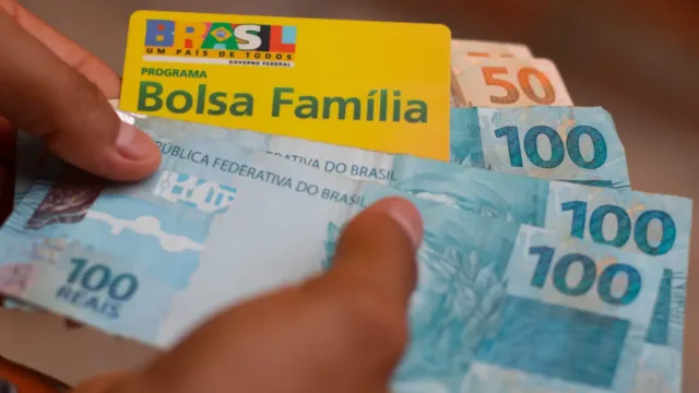 Imagem ilustrativa da notícia Valores do novo Bolsa Família devem aumentar; veja quanto!