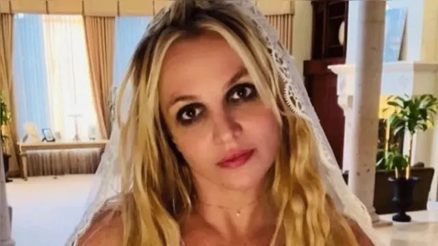 Imagem ilustrativa da notícia "Não estou tendo um colapso", diz Britney Spears após susto