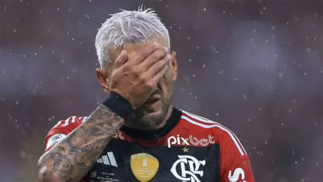 Imagem ilustrativa da notícia Arrascaeta vai de herói a vilão e Flamengo é vice da Recopa