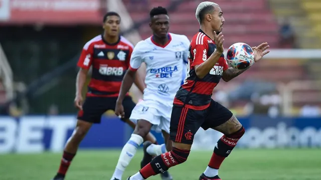 Imagem ilustrativa da notícia VP aposta em jovens e Flamengo ganha do Resende