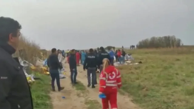 Imagem ilustrativa da notícia Vídeo: Mais de 30 corpos aparecem boiando na costa da Itália