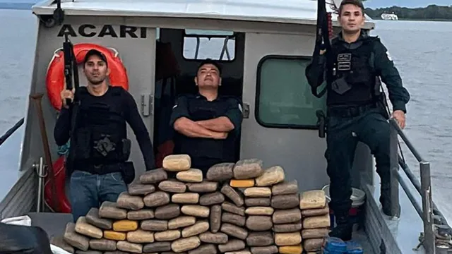Imagem ilustrativa da notícia Dois são presos com 130 kg de drogas na região de Óbidos