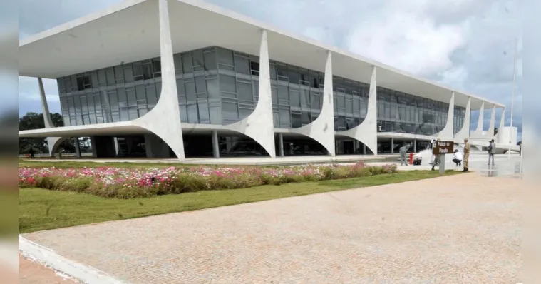 Imagem ilustrativa da notícia Lula cancela indicações de Bolsonaro a cargos no governo