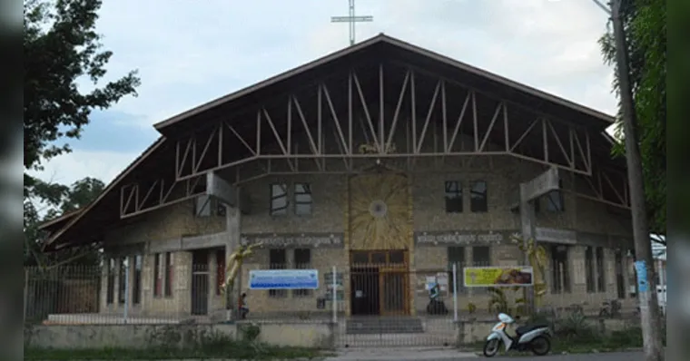 Imagem ilustrativa da notícia Padres são amarrados em igreja e têm carro roubado no Pará