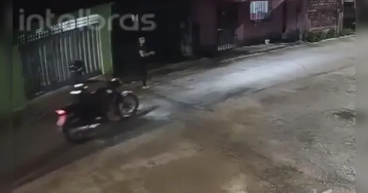 Imagem ilustrativa da notícia Vídeo: estudante é assaltada ao voltar para casa em Belém