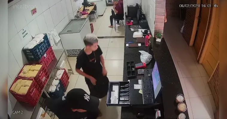 Imagem ilustrativa da notícia Vídeo: Restaurante Point do Açaí é alvo de criminosos 