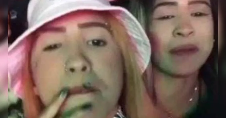 Imagem ilustrativa da notícia Vídeo: Irmãs esfaqueiam e cortam cabelo de rival