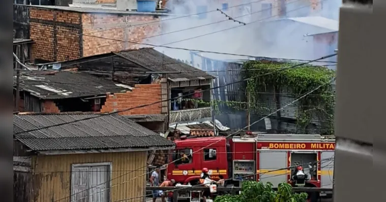 Imagem ilustrativa da notícia Incêndio atinge três casas no bairro da Pedreira, em Belém