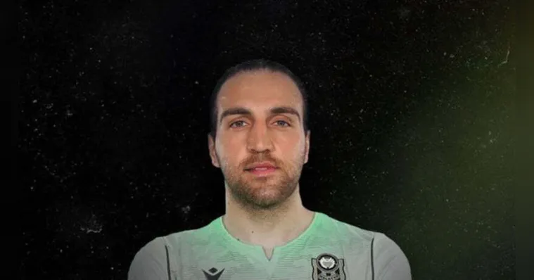 Imagem ilustrativa da notícia Tragédia na Turquia: goleiro morre e esposa é resgatada viva