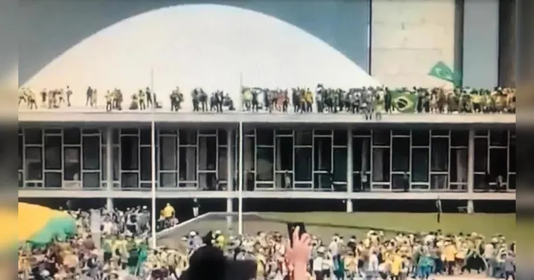 Imagem ilustrativa da notícia Políticos e autoridades condenam invasão ao Congresso; veja