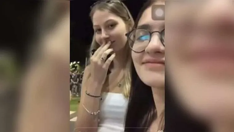 Imagem ilustrativa da notícia Vídeo: Universitárias humilham colega de turma de 40 anos