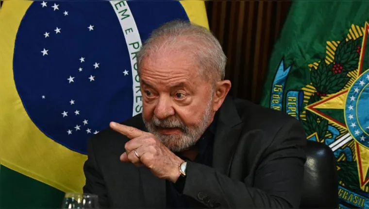 Imagem ilustrativa da notícia Lula dispensa militares que atuavam no Palácio da Alvorada