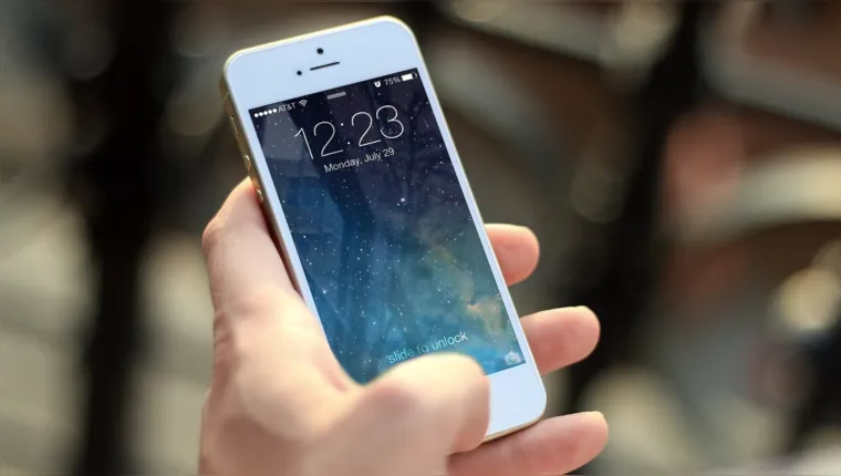 Imagem ilustrativa da notícia Apple vai liberar 5G ‘puro’ em iPhones com IOS 16.4 