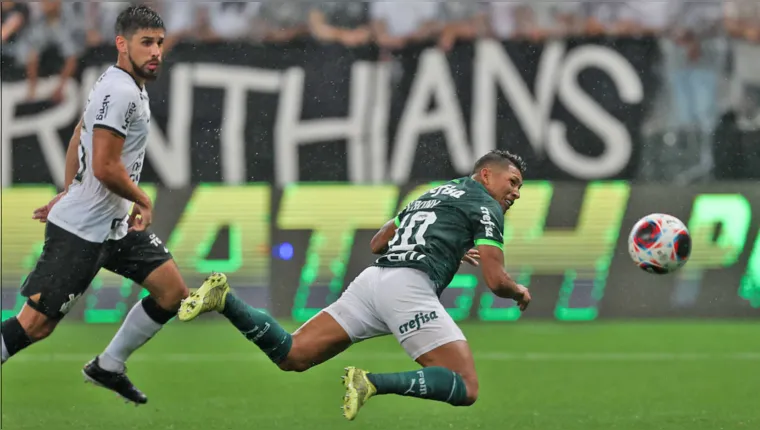 Imagem ilustrativa da notícia Em jogão, Rony faz 2 em empate entre Corinthians e Palmeiras