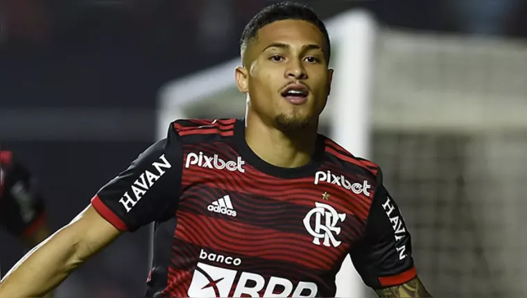 Imagem ilustrativa da notícia Pix errado: Flamengo paga jogador xará em transferência 