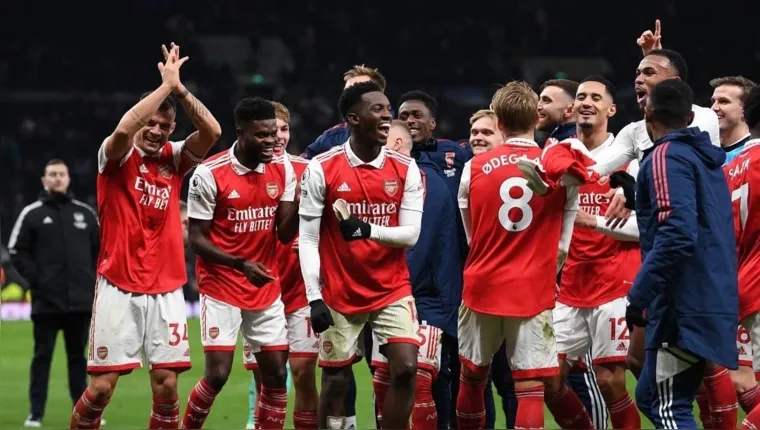 Imagem ilustrativa da notícia Lloris erra, Arsenal vence clássico e dispara na liderança